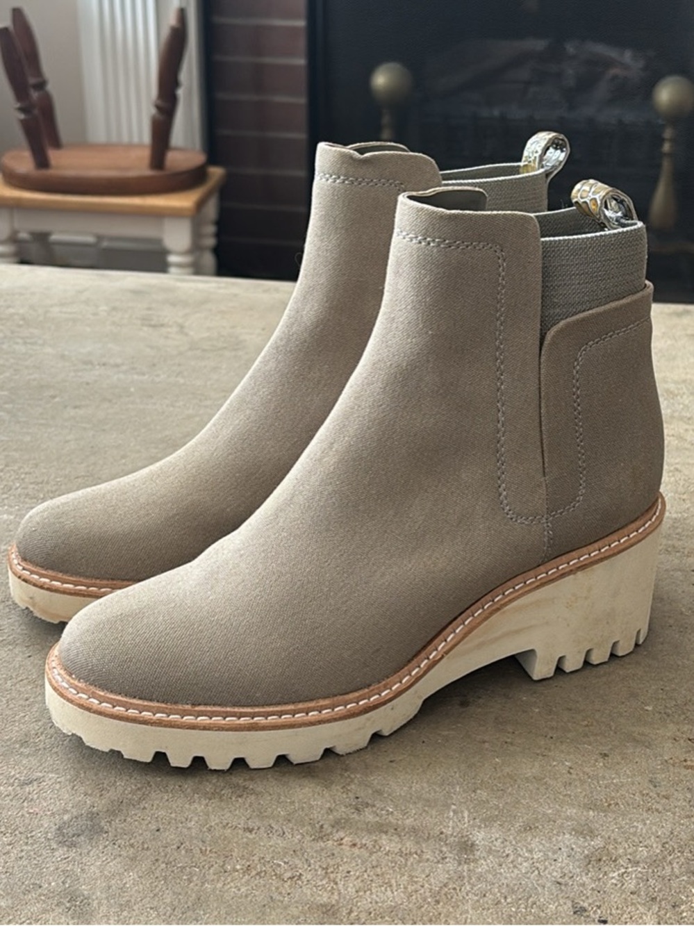 New Dolce Vita Ankle Boot light green Canvas Sz 8.5 (A-3)